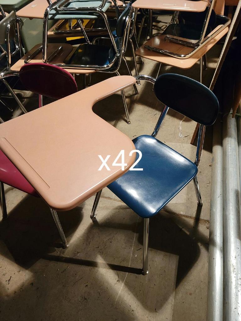 Chairs/Desks